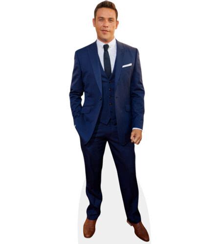 Kevin Alejandro Blue Suit Pappaufsteller Celebrity Cutouts