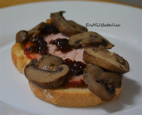 Tostadas de lomo adobado con champiñones portobello En Mil Batallas