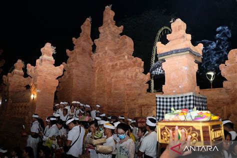 Persembahyangan Hari Suci Siwaratri Antara News Bali