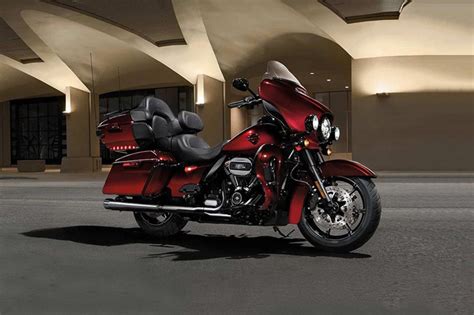 CJI SA Bobde Tries His Hands On A Swanky Harley-Davidson CVO 2020 ...