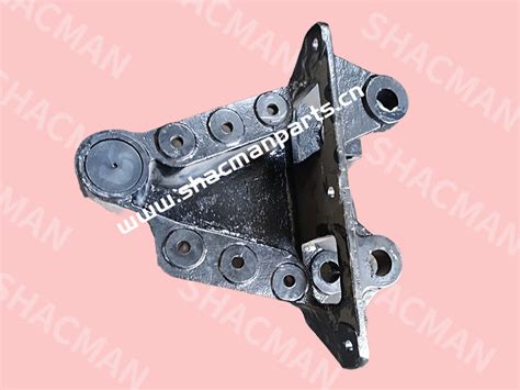 DZ95319690702 前板簧中间支架总成右件 Front leaf spring middle bracket assembly