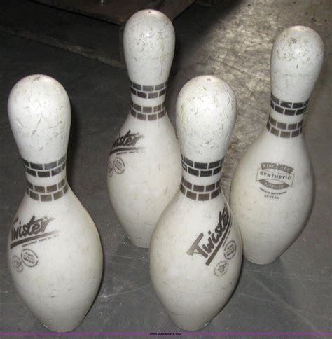 74 Sets Of Used Bowling Pins In Ft Riley Ks Item 2242 Sold