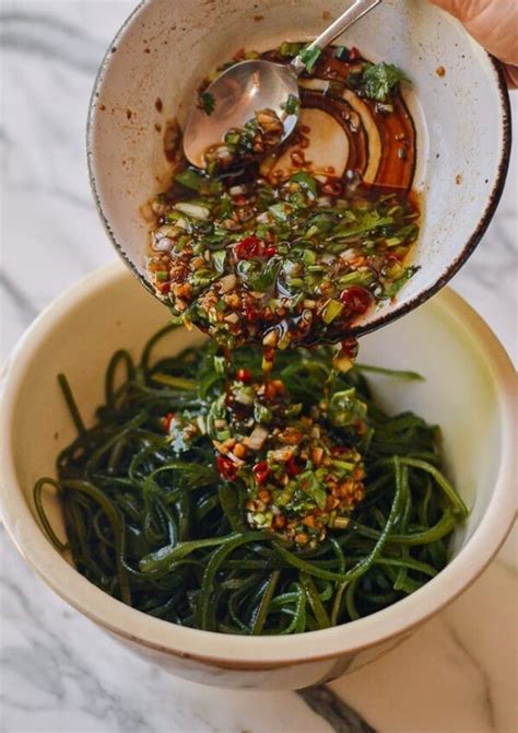 Chinese Seaweed Salad 凉拌海带丝 The Woks of Life