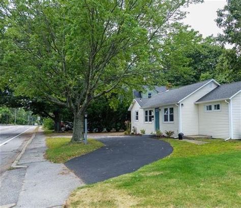 1049 Greenwich Ave, Warwick, RI 02886 MLS# 1240661 - Movoto.com