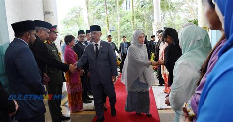 Agong Raja Permaisuri Berkenan Lawat Acm Egc Di Singapura Buletin