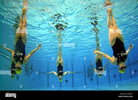 Sport swimming underwater upside down formation olympicsydney2000 hi ...