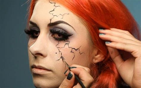 Maquillaje y lentillas de Halloween cómo utilizarlo correctamente