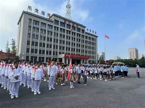 领悟回信精神 铸牢忠诚品格——安庆市开展青少年进军营主题党团队日活动安庆机关党建