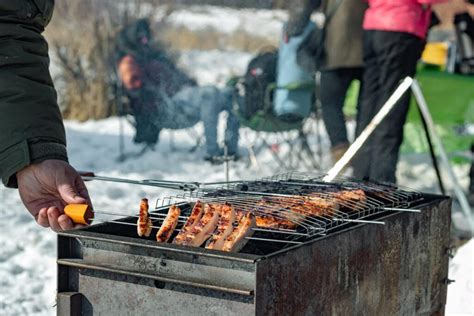 Grilling Outside In Winter Top Tips Backyardpatiolife