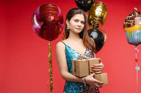 Premium Photo Sexy Elegant Brunette In Beautiful Sparkling Dress With Air Balloons