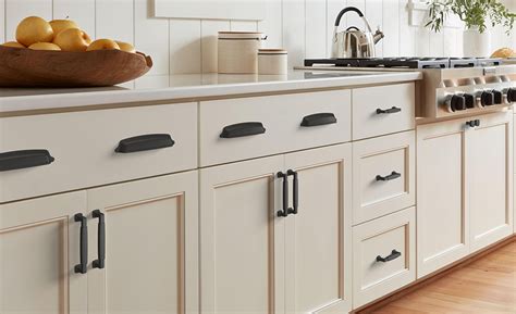 Where Do Handles Go On Kitchen Cabinets
