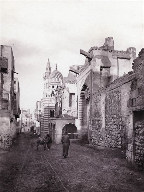 27 Stunning Vintage Pictures Show Everyday Life Of Cairo From Between