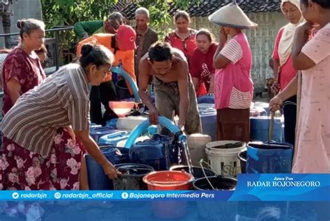 Dilanda Kekeringan Lima Desa Disuplai Air Bersih Radar Bojonegoro