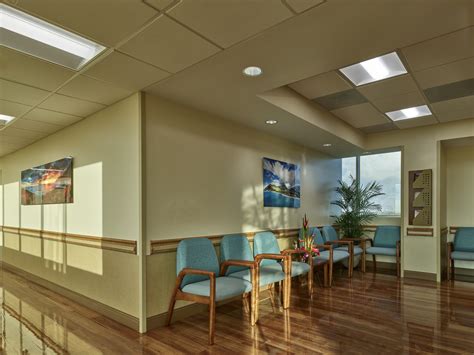 New Photos: Queen’s Medical Center | Lionakis