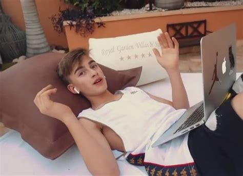 Zane Adl Kullan C N N Johnny Orlando Panosundaki Pin