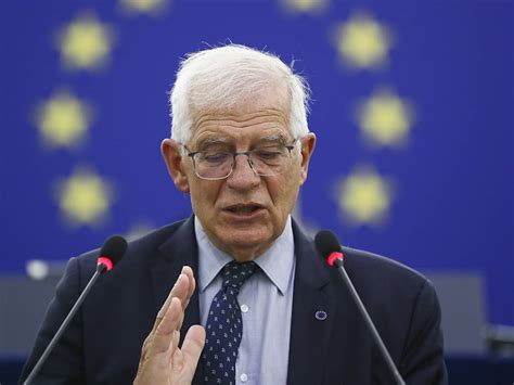 Josep Borrell Arrive Kiev Pour Afficher Le Soutien De L Ue