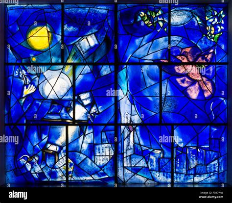 Un detalle de América Windows por Marc Chagall vidrieras en el