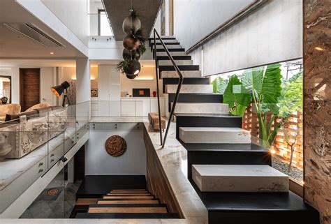 Top Staircases To Make Your Foyers Grand Gorgeous Work Tops