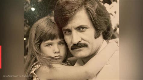 Jennifer Aniston childhood photo with her soap star dad