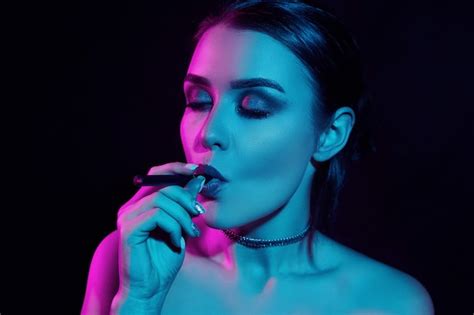 Premium Photo Glamour Seductive Gorgeous Brunette Woman Smoking Electronic Cigarette