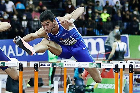 Atletismo Llopis Brilla En Valencia Con En Vallas Marca