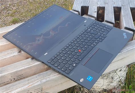 Lenovo ThinkPad T16 G1 Intel Laptop Review 16 Inch Marathon Runner