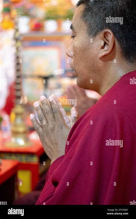 Buddhist Monk Praying Hands Hi Res Stock Photography And Images Alamy