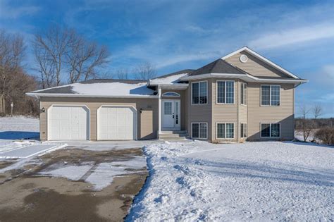2504 7th St Ne Waseca Mn 56093 See Est Value Schools And More