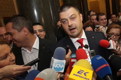 Николай Бареков: Бутането на ромски къщи в Стара Загора е сценарий на ...