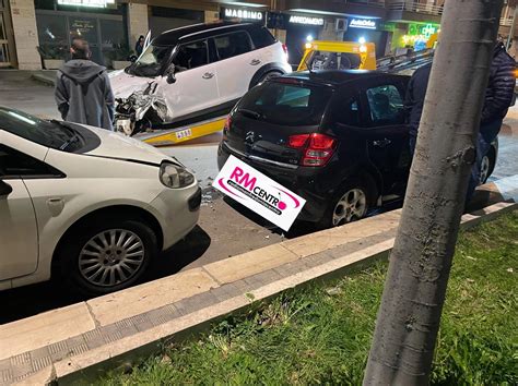 Manfredonia E Successo Ancora Incidente Su Viale Di Vittorio Auto