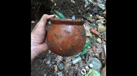 Bottle Digging Rhode Island Early S Stoneware Bean Pot Acl Soda