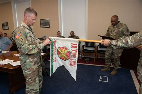 Fort Knox Garrison HHD Earns Safety Excellence Streamer Article The