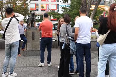 Festa A Tokyo Per Hachiko Centenario Per Il Cane Simbolo Di Fedelt