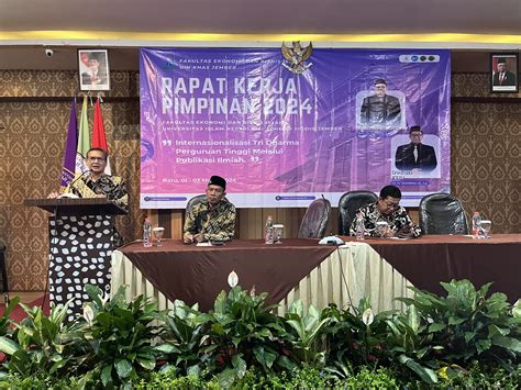 Buka Raker Kerja FEBI UIN KHAS Jember Wakil Rektor 3 Sampaikan