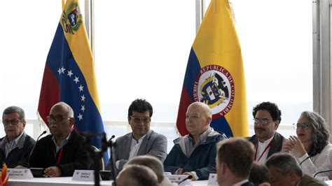 Colombian Government Resumes Formal Peace Talks With Eln Rebel Group