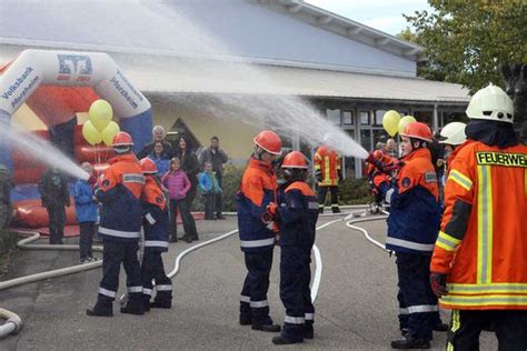 13 10 2013 Jugend übt bei Leistungsschau Feuerwehr Wiernsheim