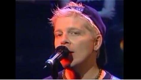 Dexter Holland from The Offspring (young) | Dexter holland, Dexter ...