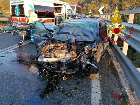 Incidente Stradale A Civitella Paganico Grosseto Si Scontrano Auto E