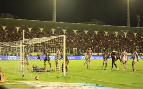 Flamengo x Bangu veja fotos do jogo no Batistão pelo Campeonato