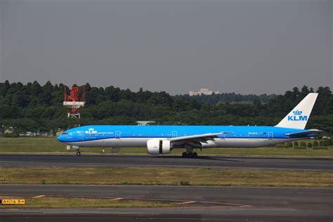 Klmオランダ航空 Boeing 777 300 Ph Bvo 成田国際空港 航空フォト By T Sazenさん 撮影2016年05月24日