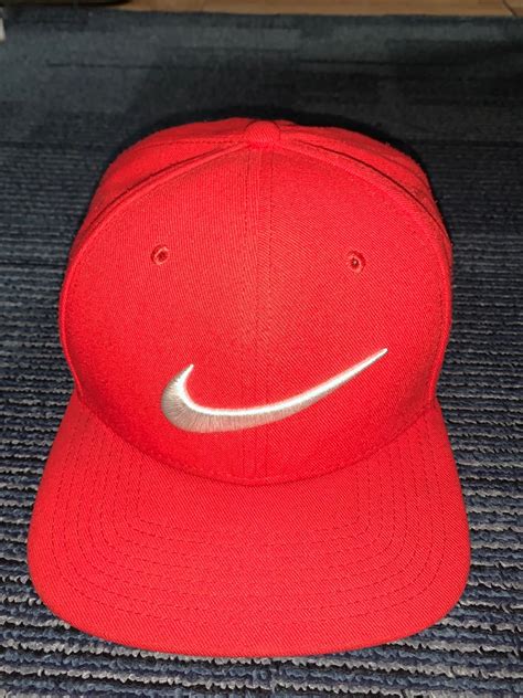 Nike Cap Red Original, Men's Fashion, Watches & Accessories, Caps & Hats on Carousell