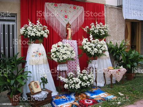 Altar For All Saints Day Stock Photo - Download Image Now - Altar ...