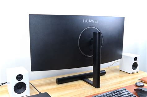 Huawei MateView GT 34 Curved Gaming Monitor Hands On