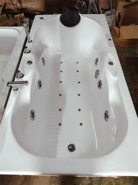 Lucite Cast Acrylic 6x3 Feet White Jacuzzi Bath Tub At Rs 75000 In Meerut