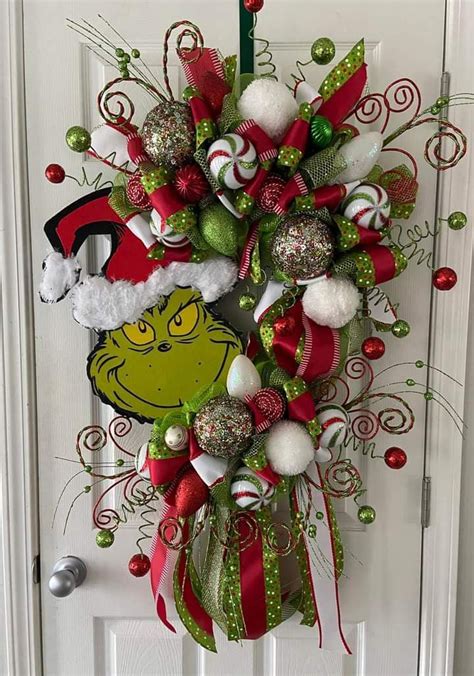 Pin By Jacquelyn Klute On Wreaths Grinch Christmas Decorations