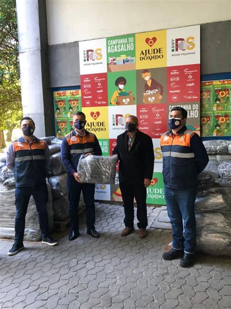 Sindifisco Rs Doa Cobertores Para Campanha Do Agasalho Defesa