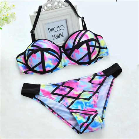 Sexy Floral Print Halter Straps Tie Dye Bikini Set With Padded Push Up