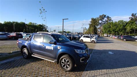 Test Drive Renault Alaskan Iconic 44 AT CarsTotal