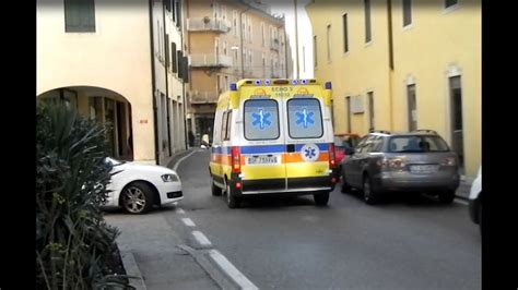 Ambulanza Blu Emergency Vicenza In Emergenza Youtube