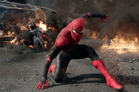 Film Spider Man No Way Home Laris Manis Ini Bocoran Gaji Tom Holland